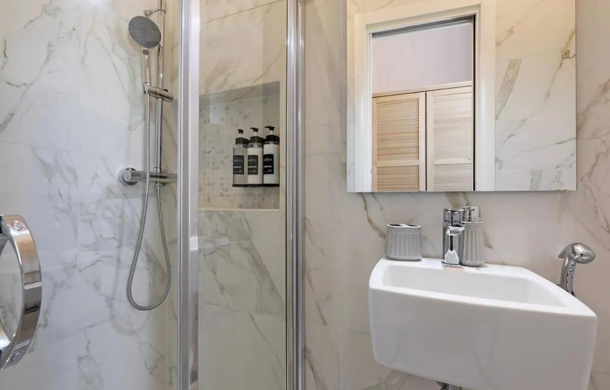 Baccina Apartments Rome